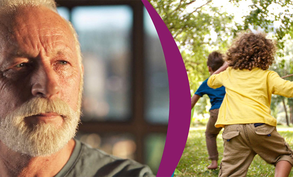 Patient mit Enkelkindern und Erinnerungsfotos